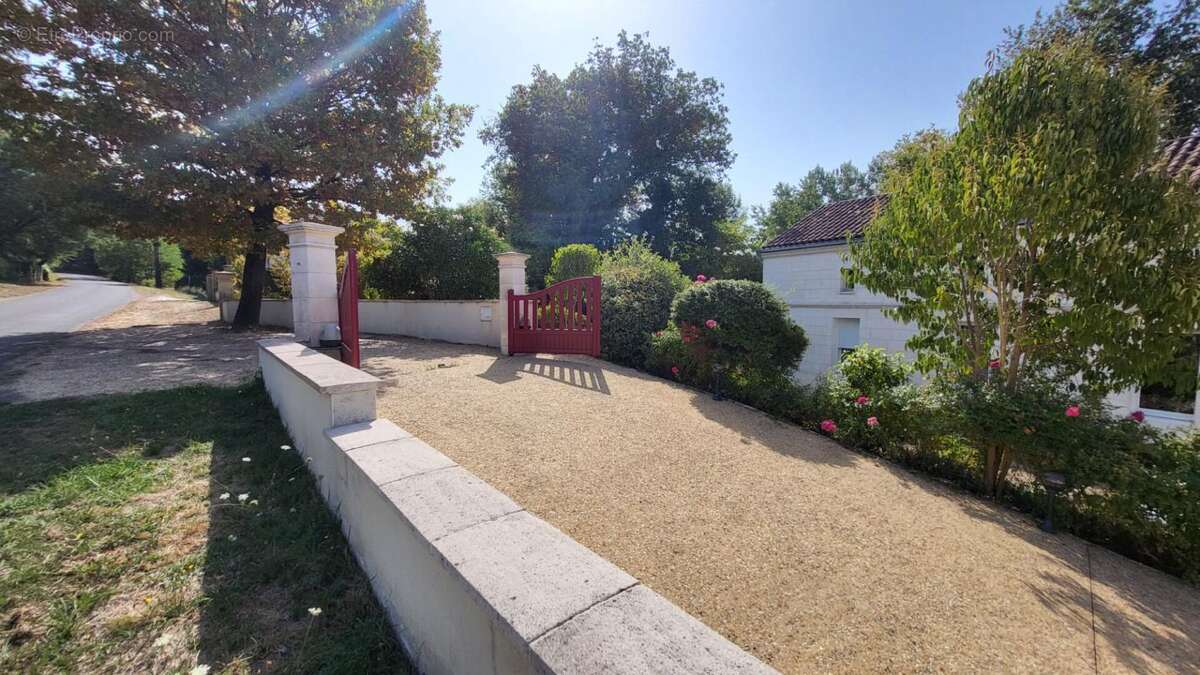 Maison à MONTPON-MENESTEROL