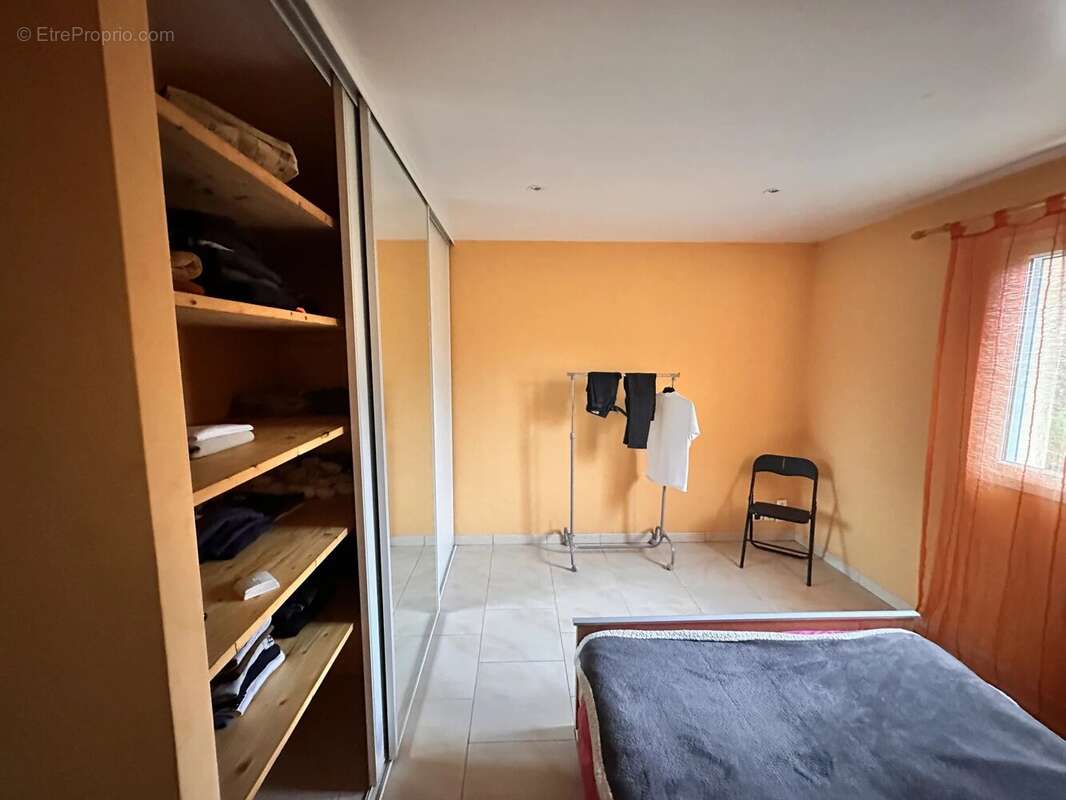 Maison à SAINT-GEORGES-DE-MONTCLARD