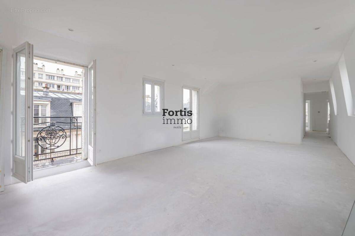 Appartement à PARIS-15E