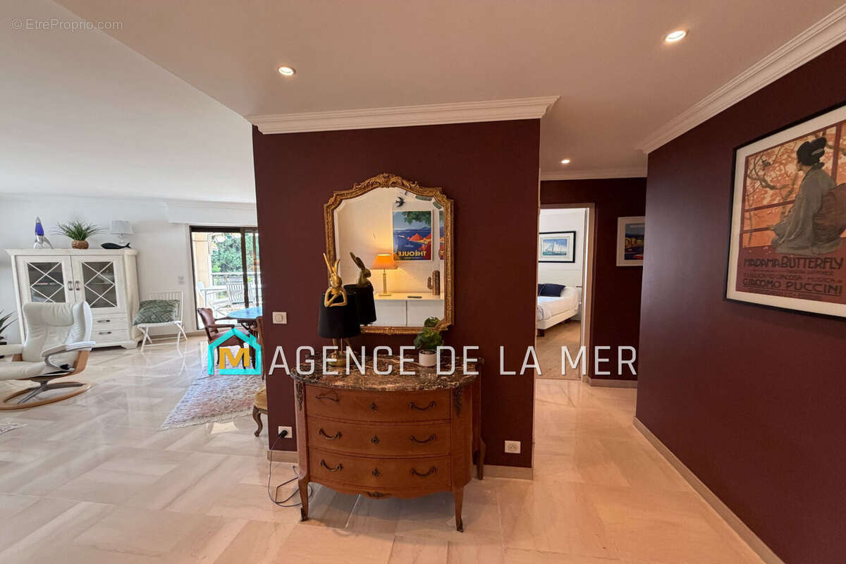 Appartement à MANDELIEU-LA-NAPOULE