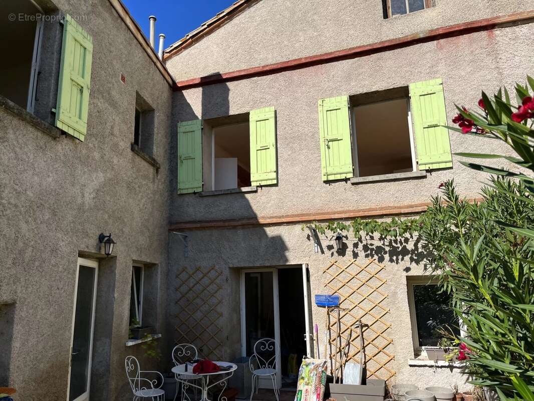 Maison de village prête à être aménagée - photo 2
