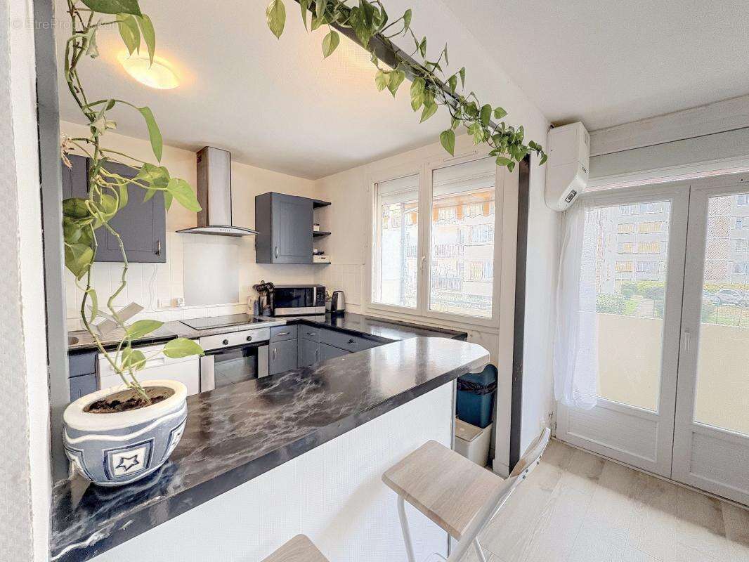 Appartement à CHENOVE