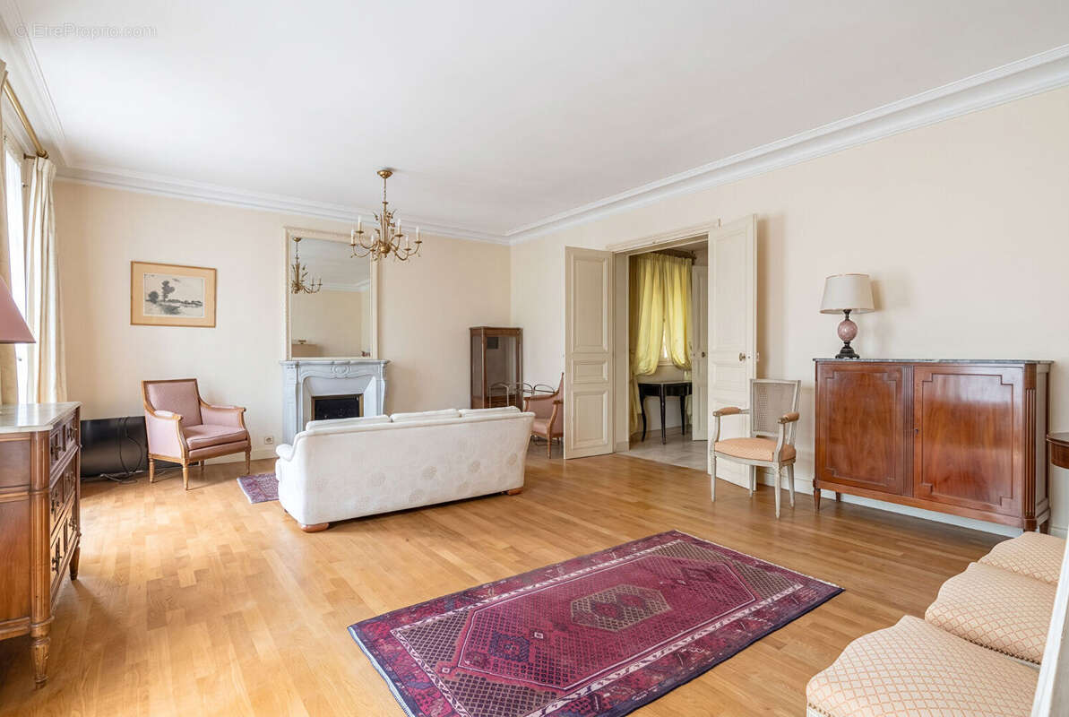 Appartement Paris 4 pièce(s) 84.5m2 - photo 3