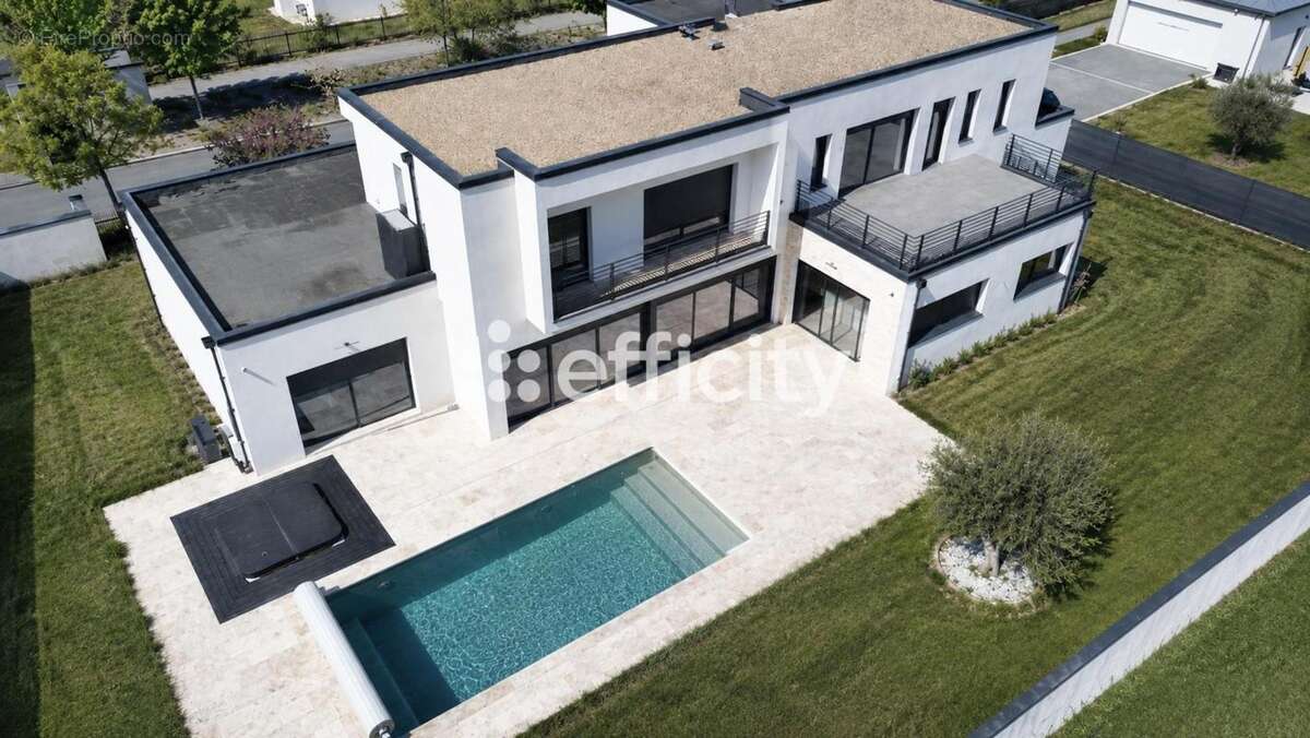 Maison 285 m² à Saint-Cyr-Sur-Loire  - photo 18