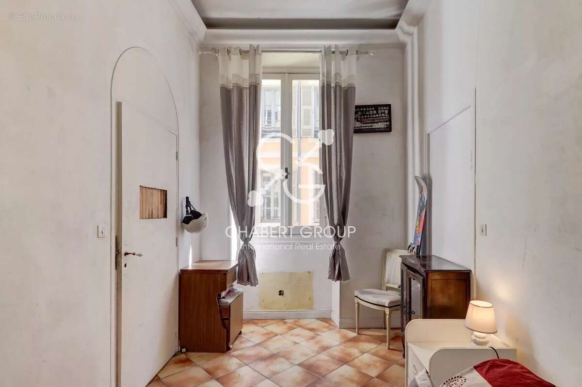 Nice vielle ville appartement 5 pieces 100 m² ascenseur balcon  cave - photo 6