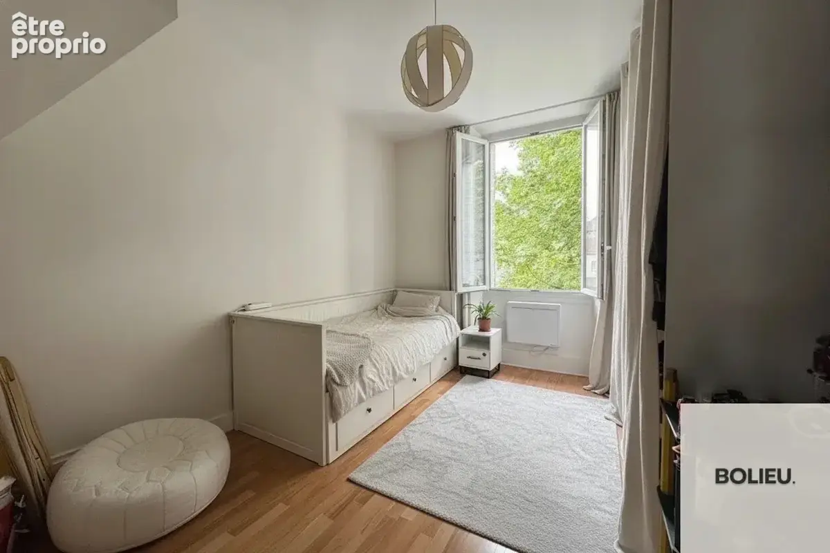 Appartement t3   73 m2   secteur place de la mairie - photo 7