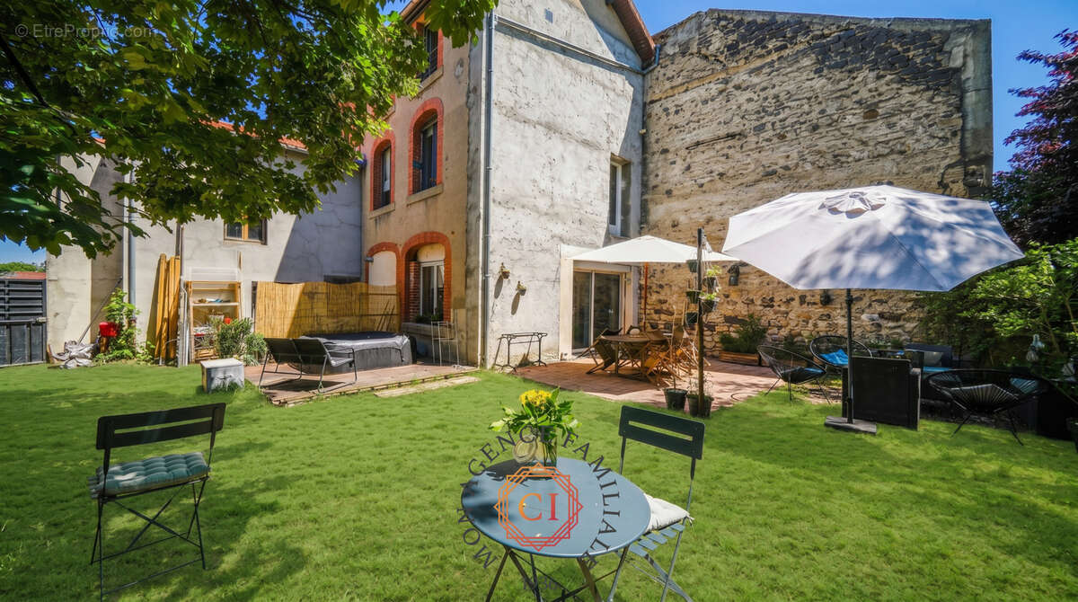 Maison à Thuret avec jardin - photo 8