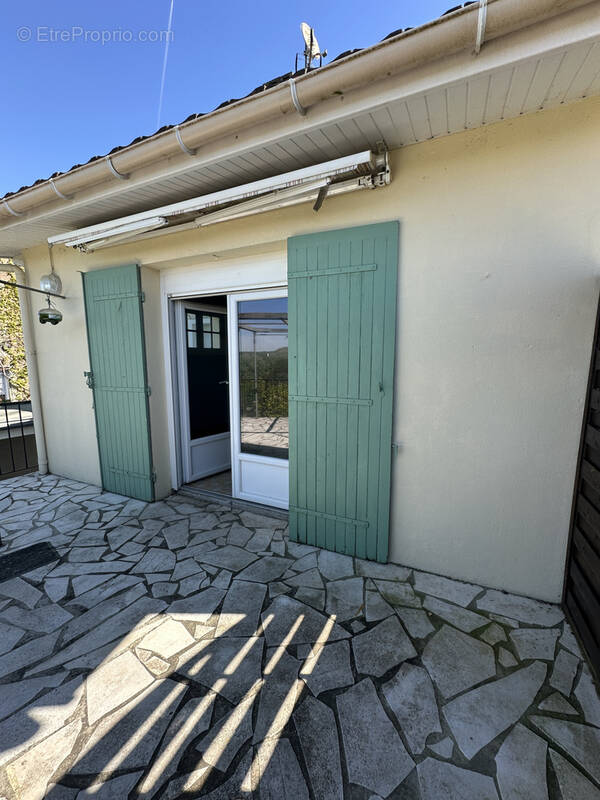 Maison à LA ROCHE-CHALAIS