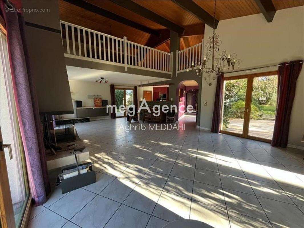 Maison à SAINT-SULPICE-DE-ROYAN