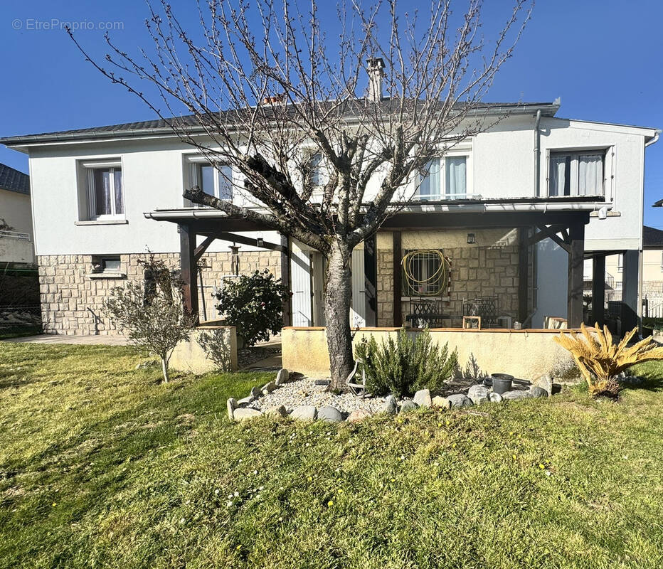 Maison à LUC-LA-PRIMAUBE