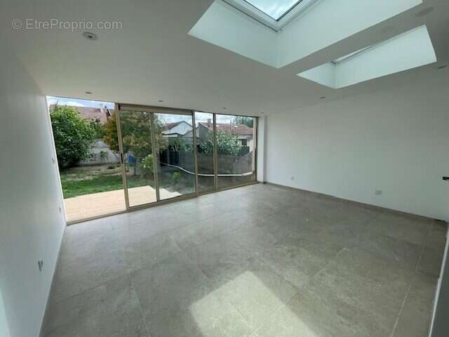 Maison à LE BLANC-MESNIL