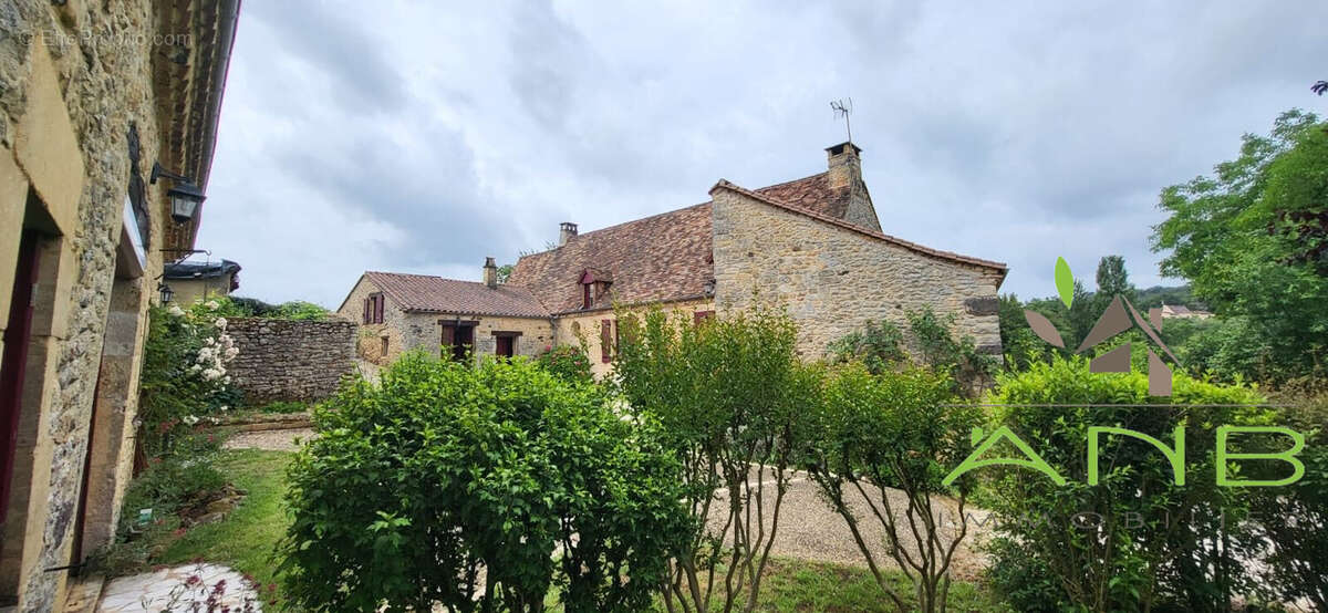 Maison à LE BUISSON-DE-CADOUIN