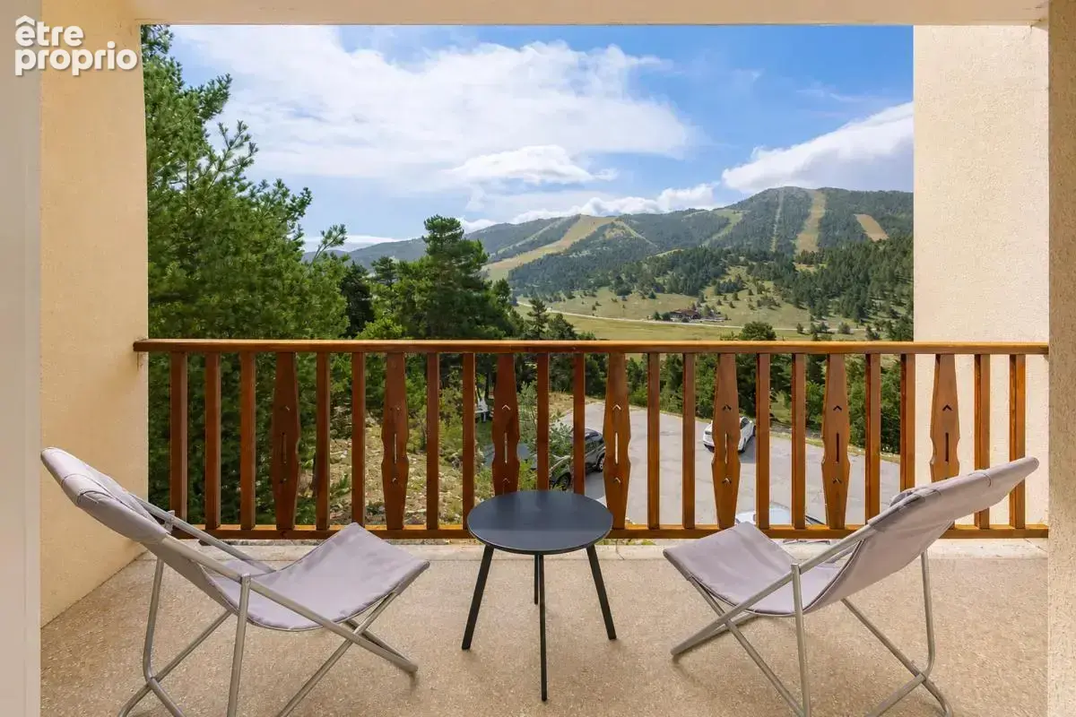 Appartement à GREOLIERES