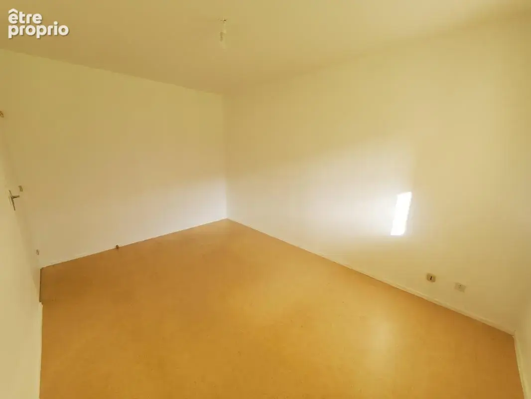 Beau T4 en rez-de-chaussée proche toutes commodités - photo 13