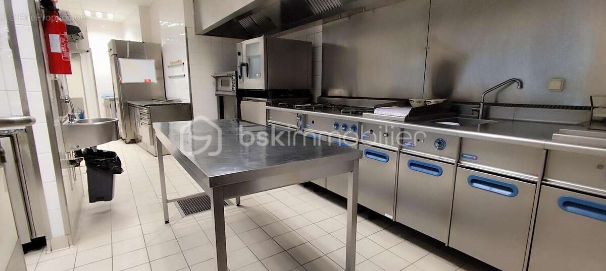 Commerce à LA SELLE-EN-LUITRE