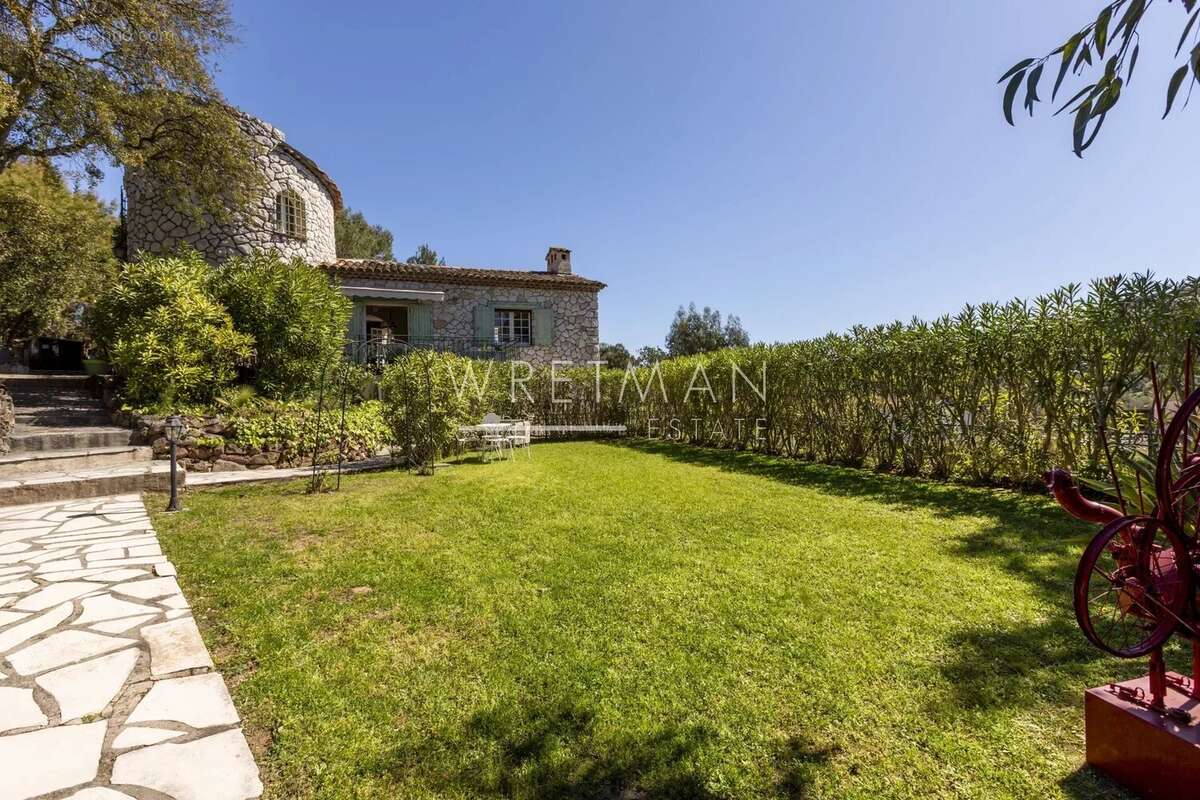 Maison à MANDELIEU-LA-NAPOULE