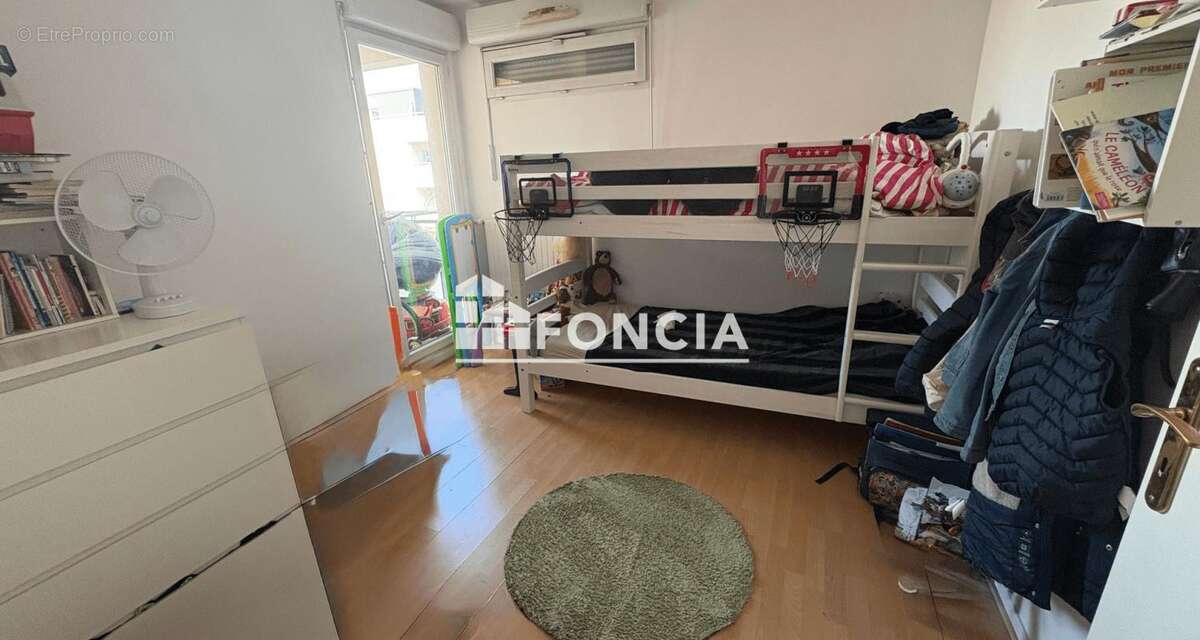 Appartement à FRESNES