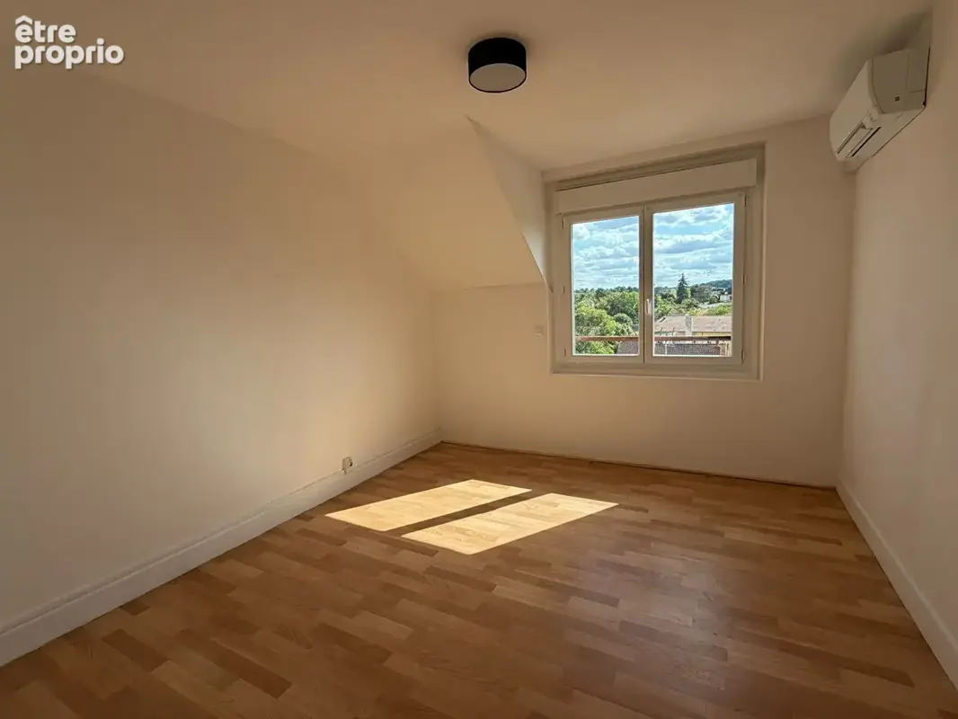 Immeuble Neris Les Bains 11 pièce(s) 246.8 m2 - photo 10