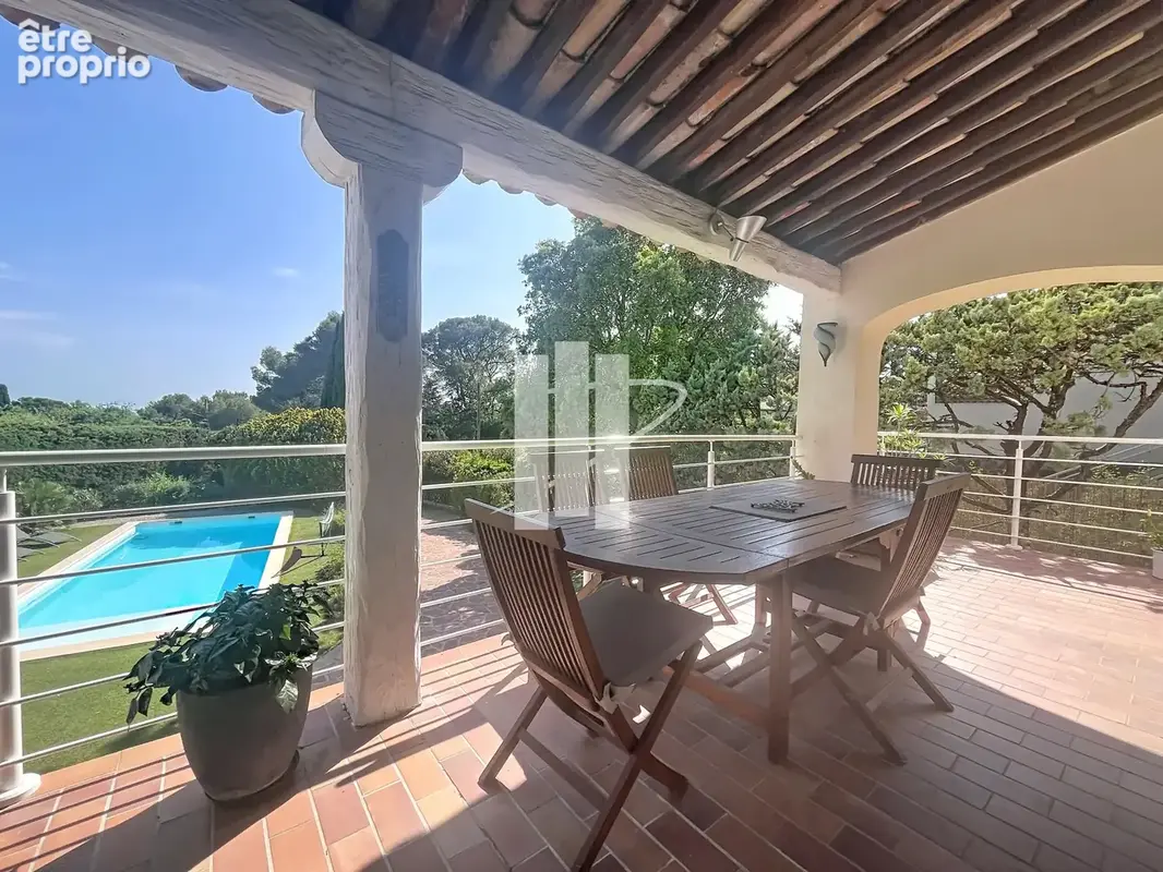 Villa de caractère au Calme en fond d'impasse avec vue mer à Boulouris - photo 4