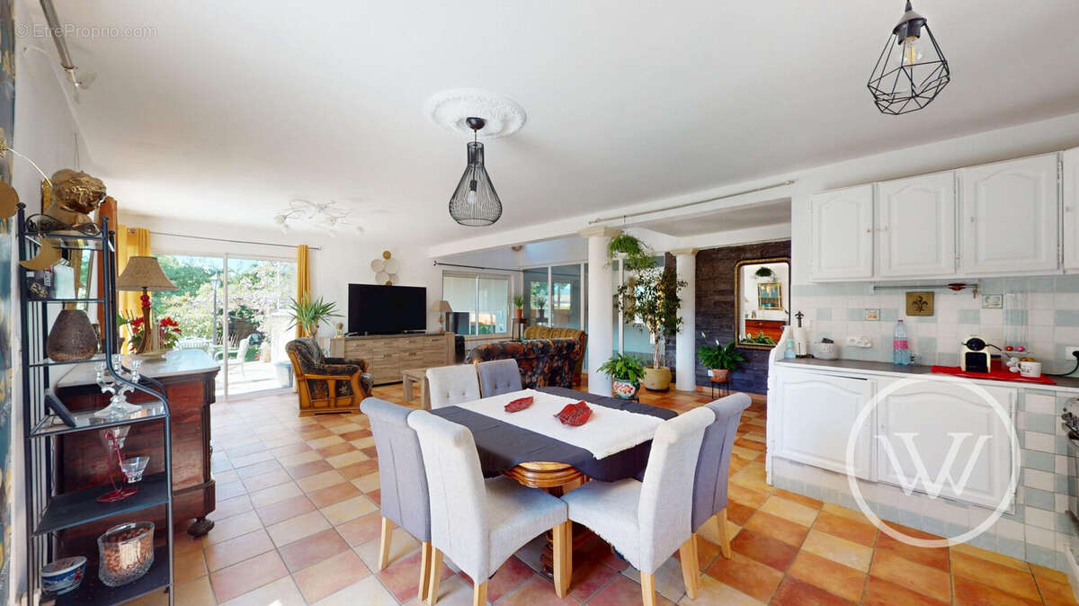 Maison à LIVRON-SUR-DROME