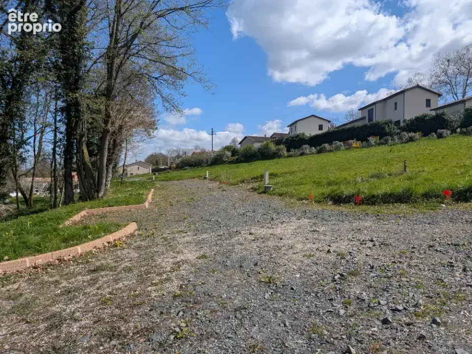 Terrain 560 m² à Saint-Julien  - photo 3