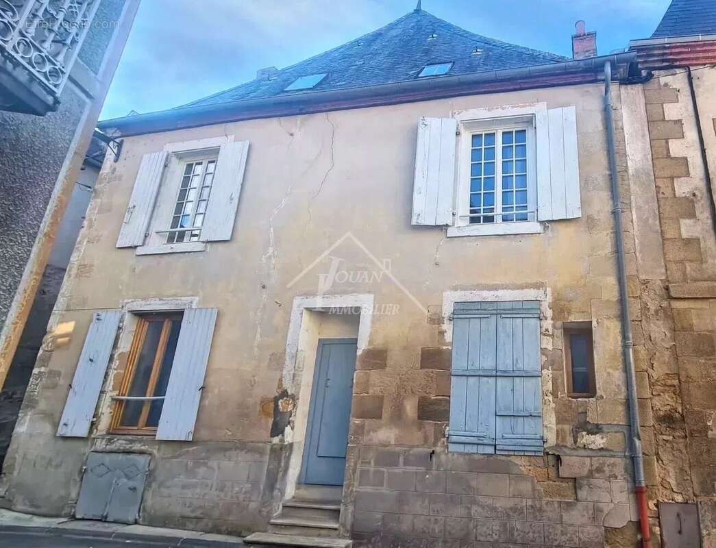 Appartement à BOURBON-L&#039;ARCHAMBAULT