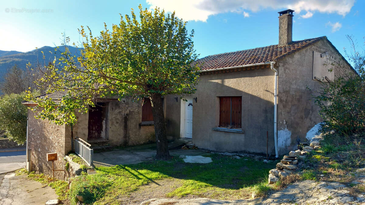Maison à COLOMBIERES-SUR-ORB