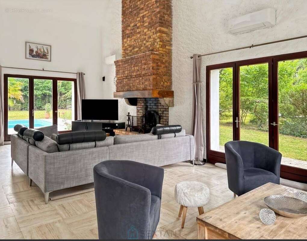 Maison à SAINT-SAUVEUR-SUR-ECOLE