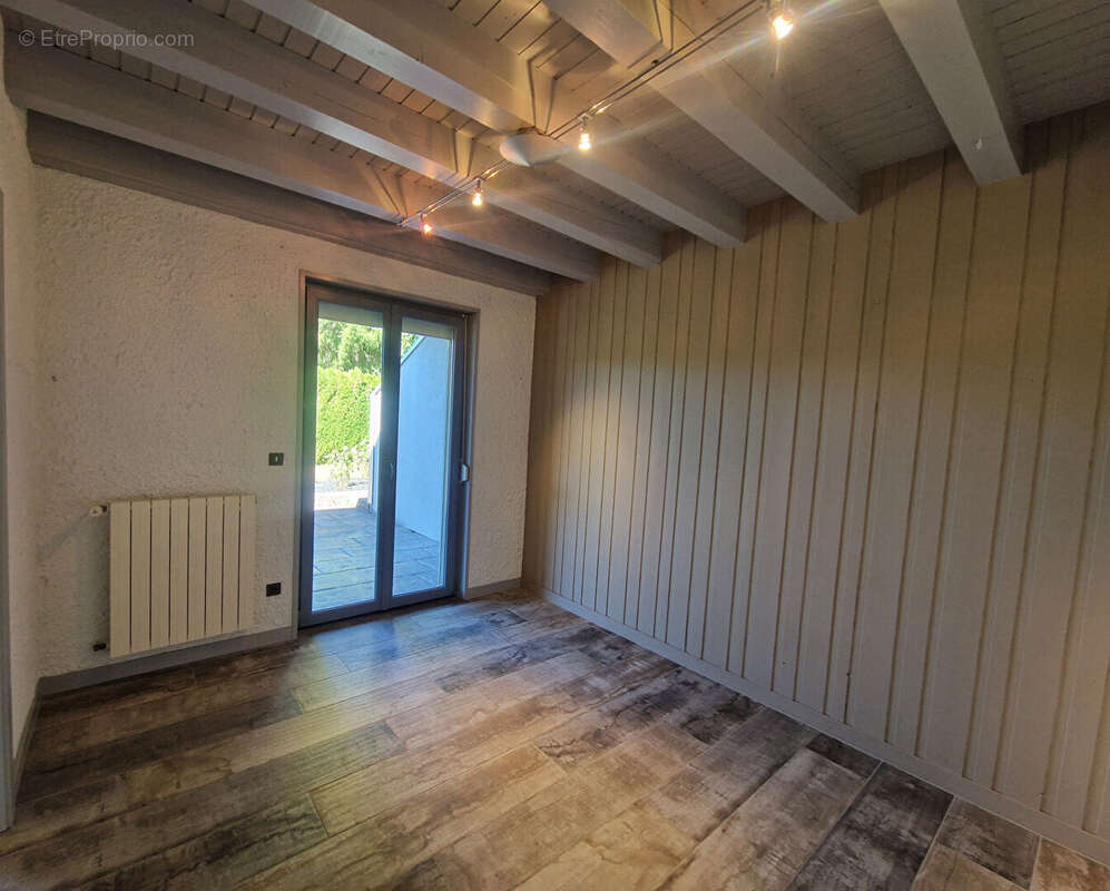 Maison La Cluse Et Mijoux 6 pièce(s) 218 m2 - photo 7