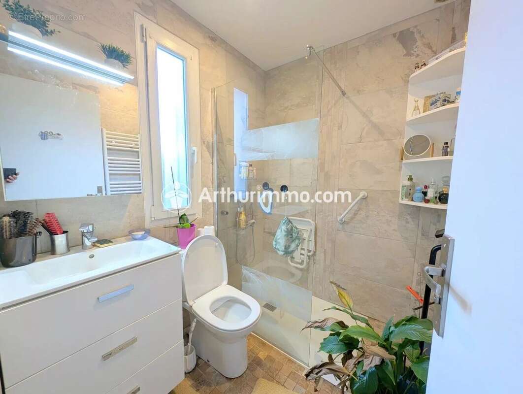 Maison à SAVIGNY-LE-TEMPLE