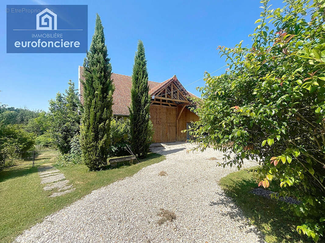 Maison à SAINT-BENOIT-SUR-SEINE