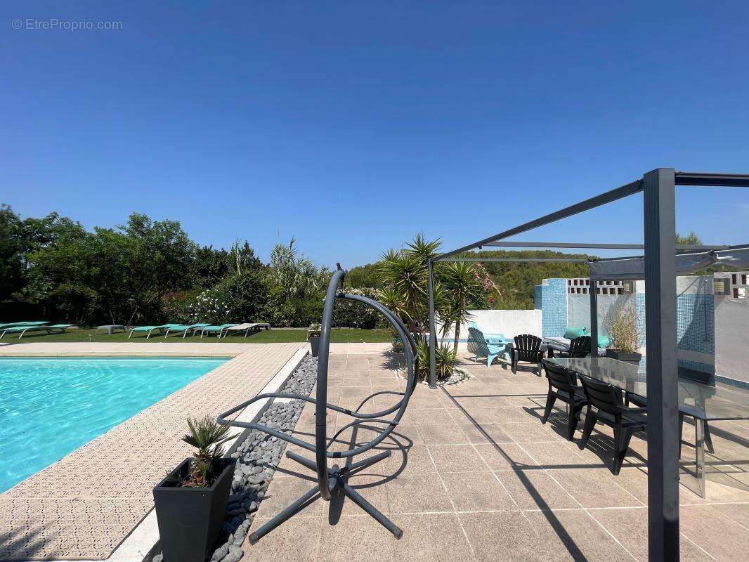 A vendre bandol 83150 villa 5 pieces 2500 m2 de terrain piscine maison d amis - photo 6