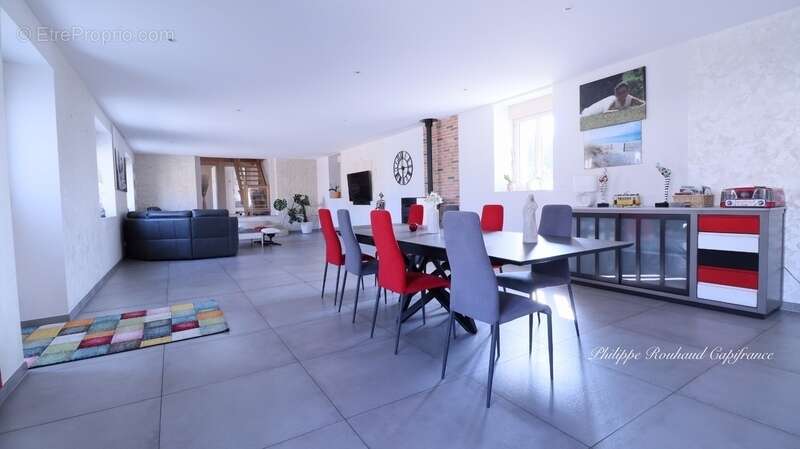 Maison à vendre 13 pièces SAINT HILAIRE DES LOGES (85) - photo 3