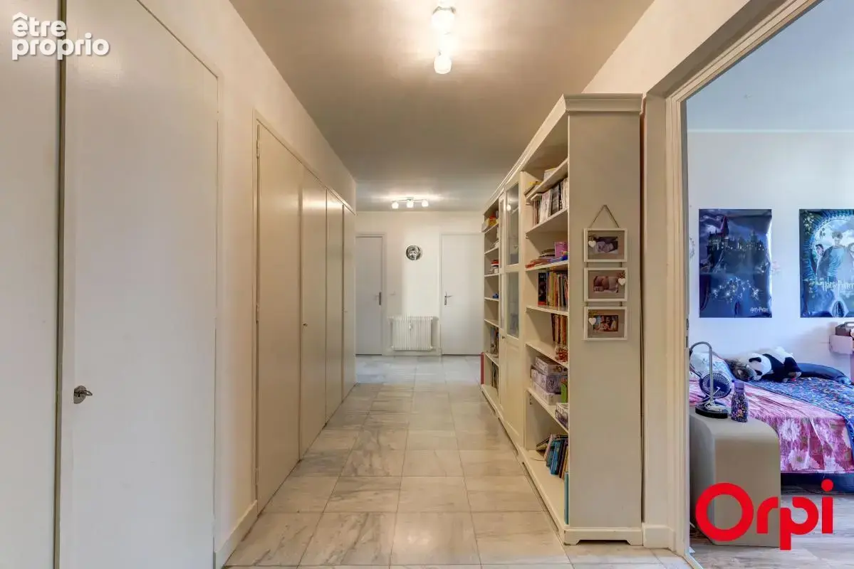 Appartement À Vendre T5 avec cave et place de stationnement - photo 10