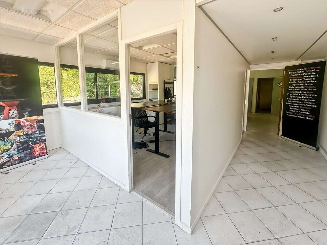 Commerce 584 m² à Lentilly  - photo 5