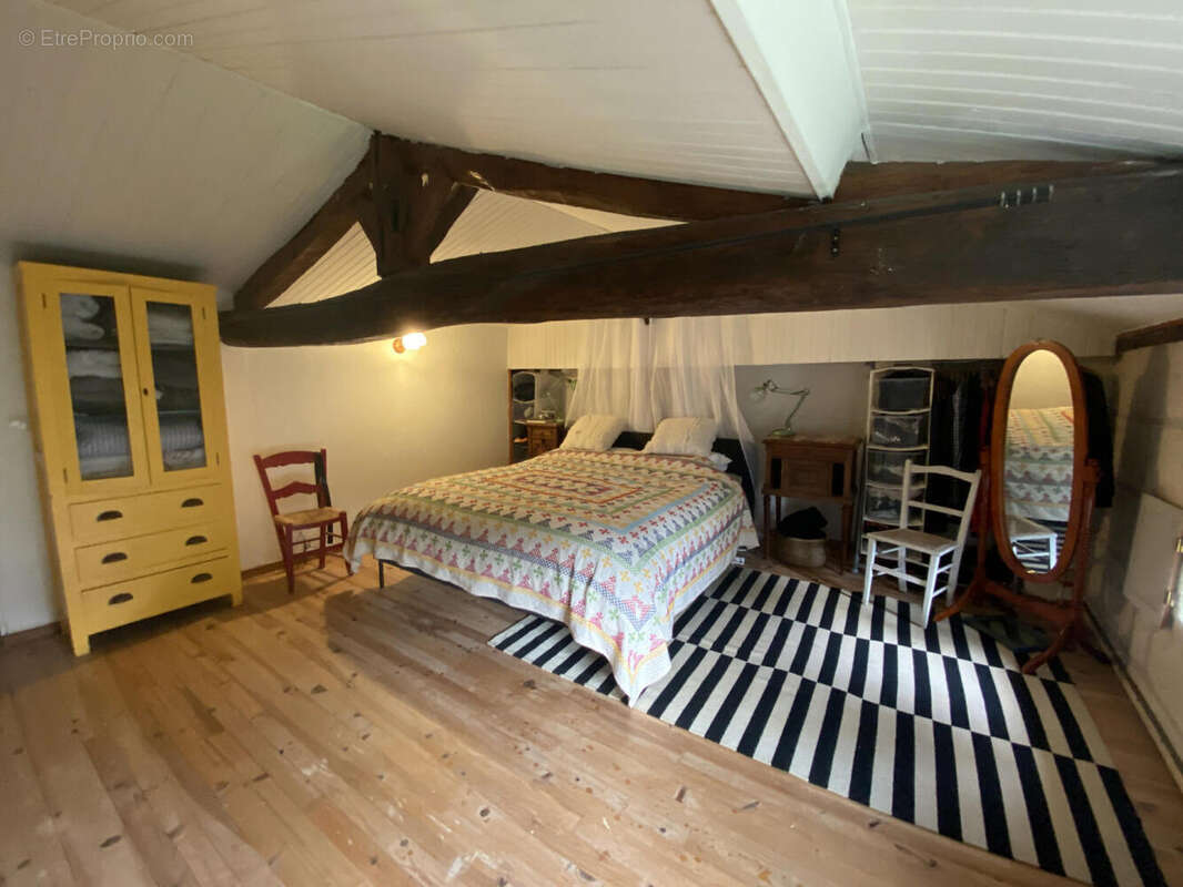 ch2 - Maison à YVIERS