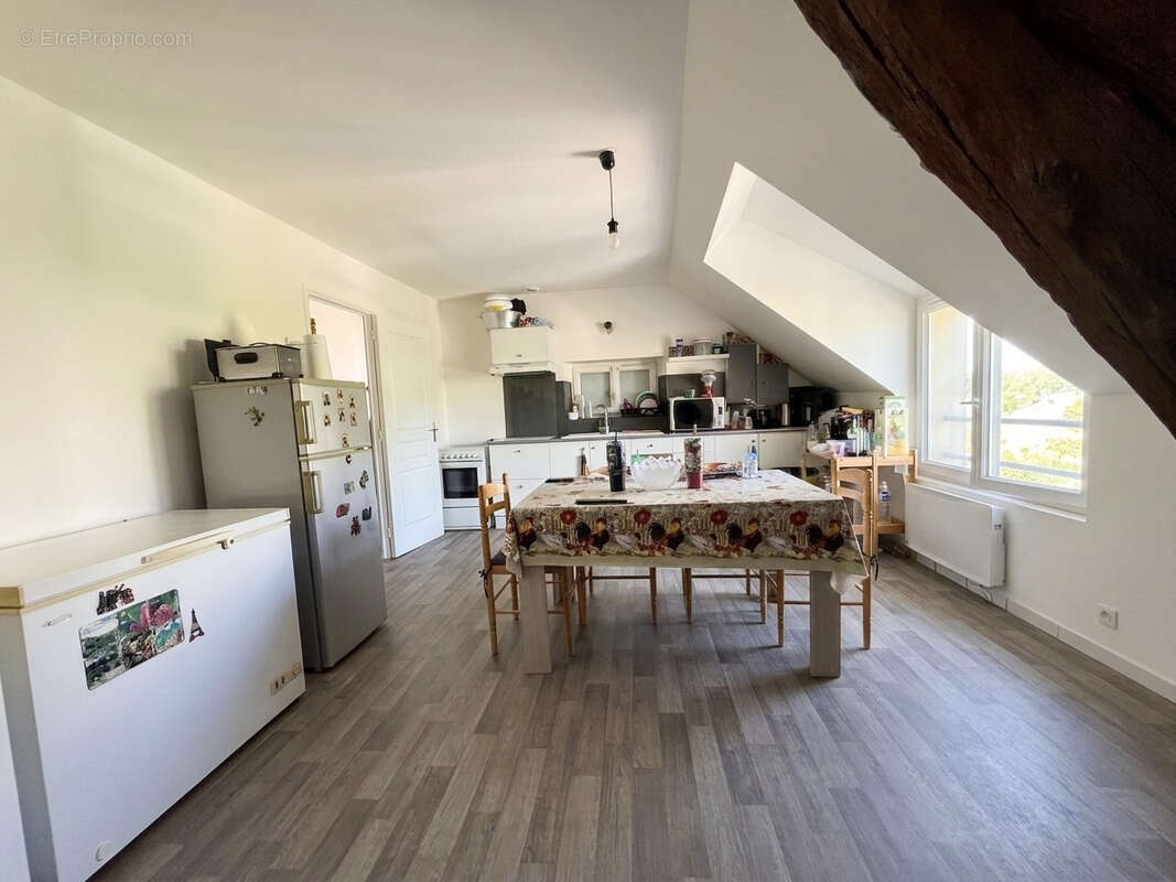 Immeuble comprenant trois logements. - photo 4