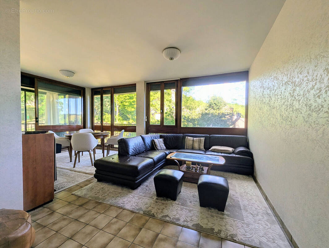 Appartement à JOUY-EN-JOSAS