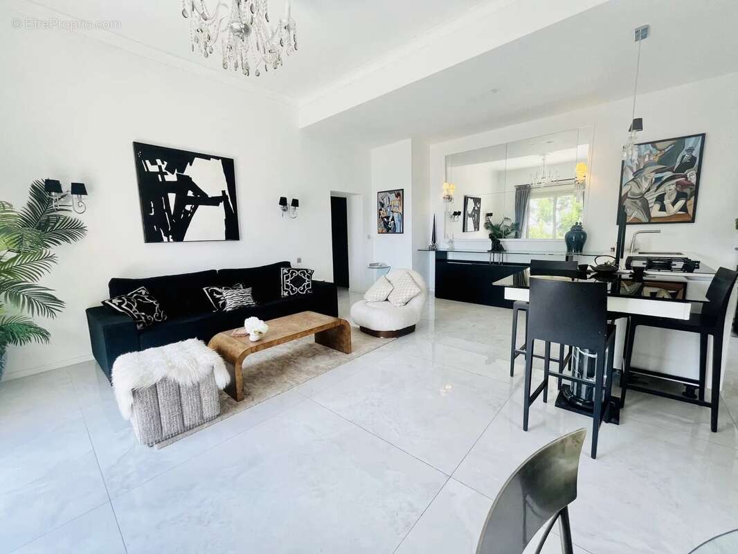 Appartement à BEAULIEU-SUR-MER