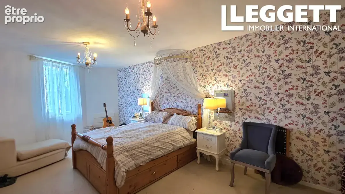 Charmante maison en pierre avec 3 chambres, 2 salles de bains, grange attenante et jardin, à 2 km de Lesterps - photo 5