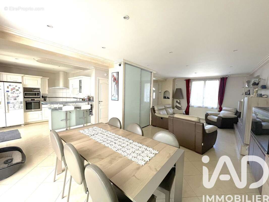 Photo 2 - Maison à LIVRY-GARGAN