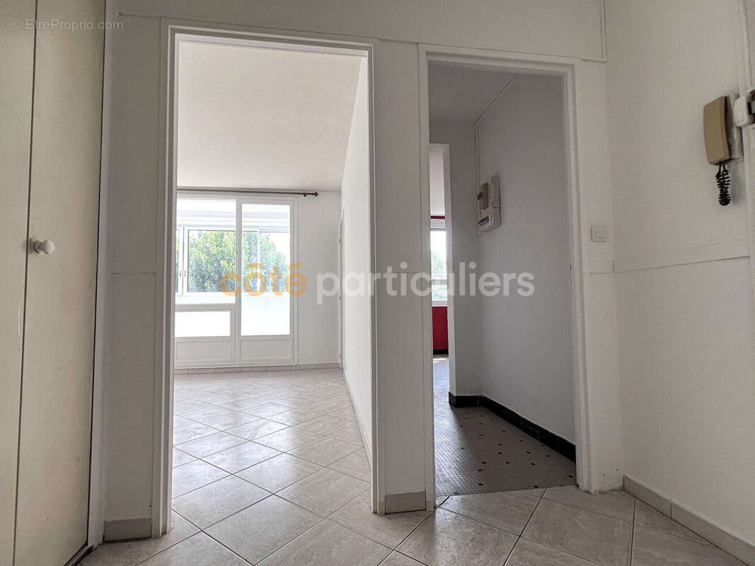 Appartement familial en dernier étage à Saint Jean de la Ruelle - photo 3