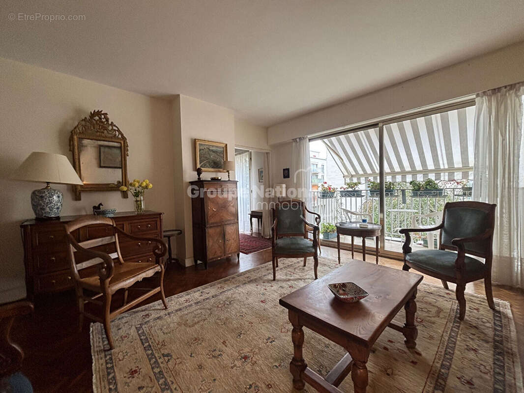 Appartement à VERSAILLES