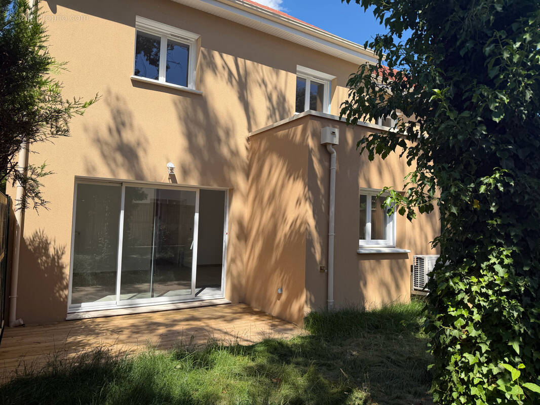 Maison à HOUDAN