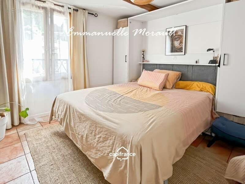 Appartement à BAGNOLS-EN-FORET