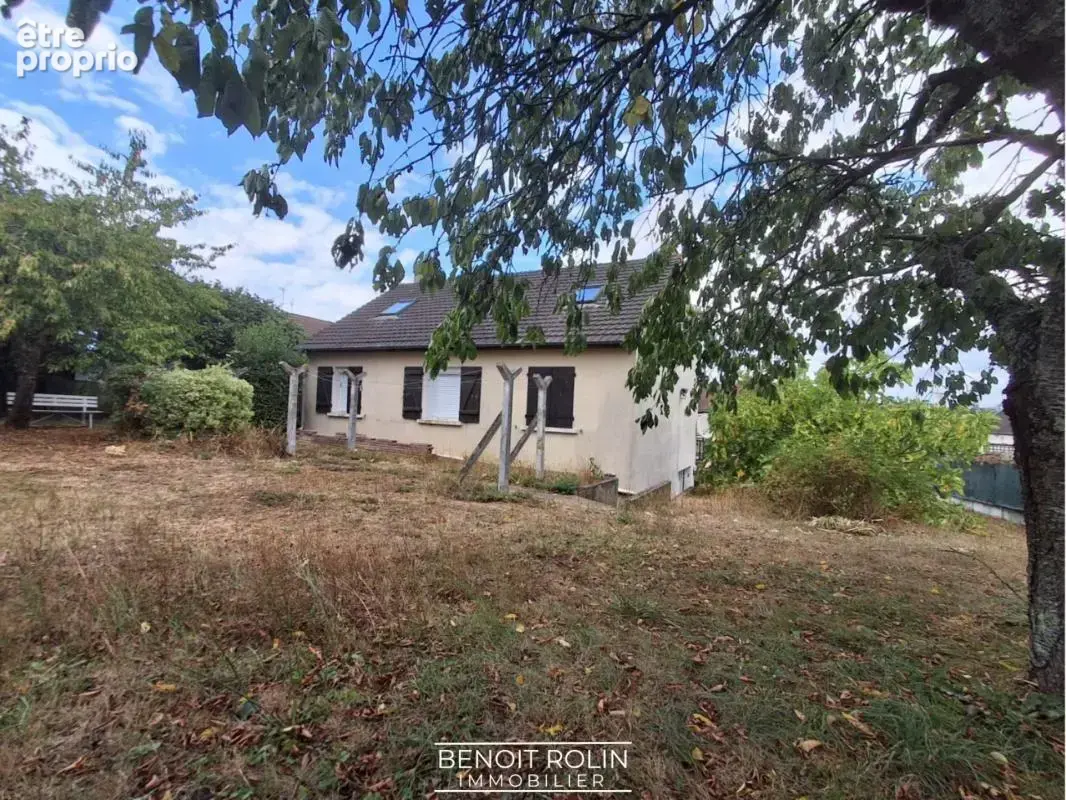 Maison à FRESNAY-SUR-SARTHE