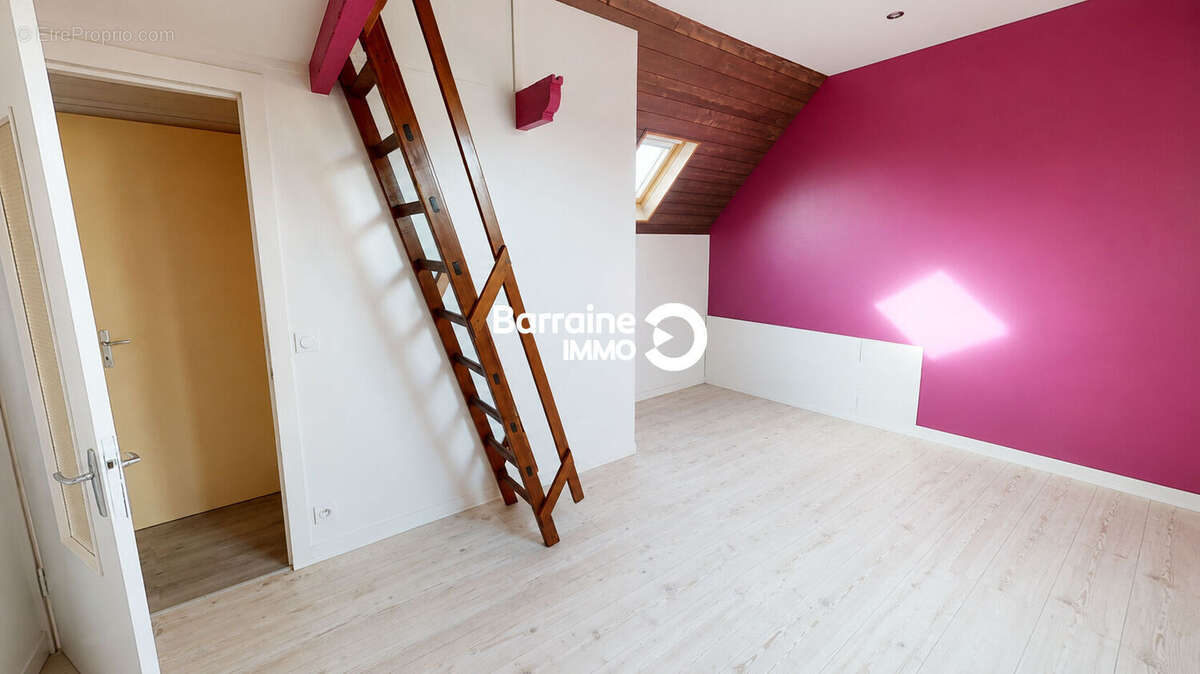 À vendre : Appartement spacieux de 5 pièces à Plourin les Morlaix ! - photo 20