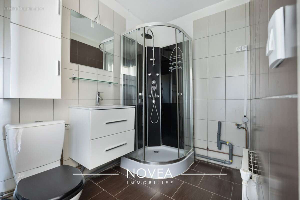 Appartement à MEYZIEU