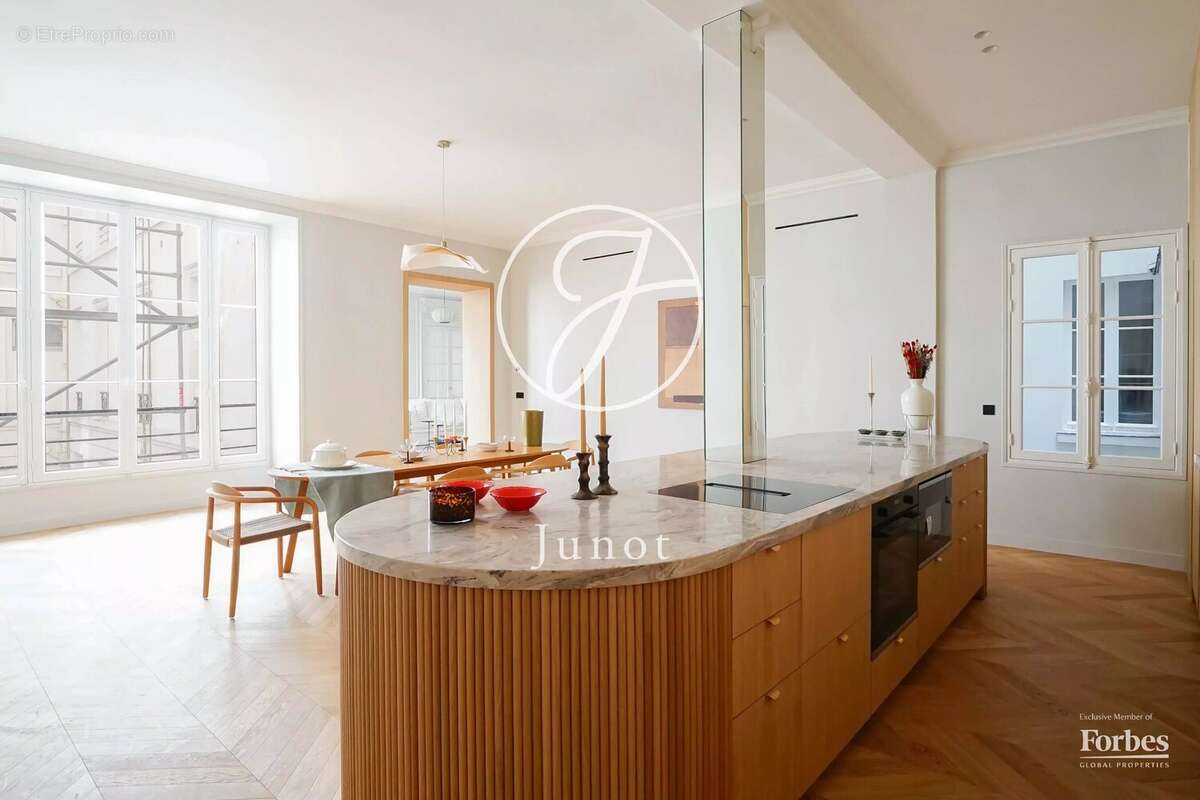 Appartement à PARIS-9E