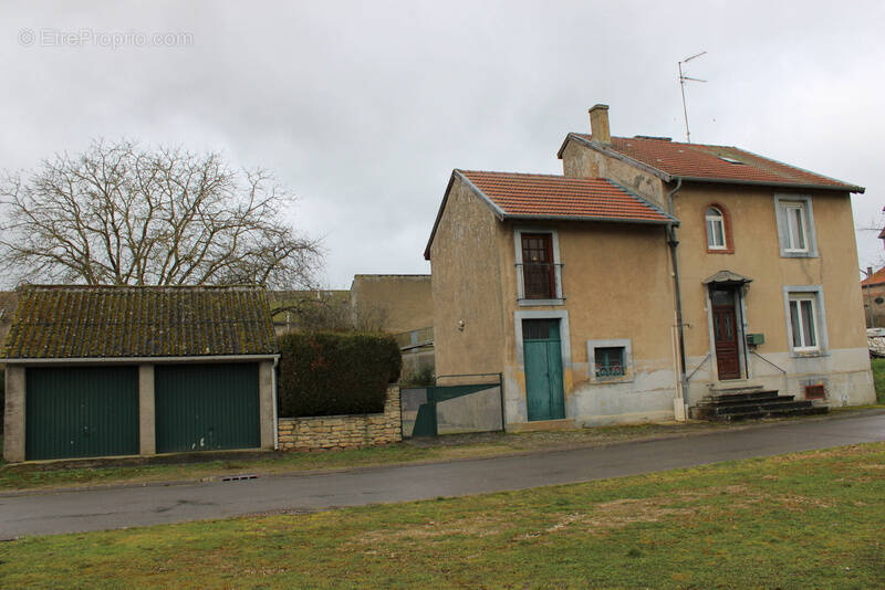 Maison à ROUVRES-EN-WOEVRE